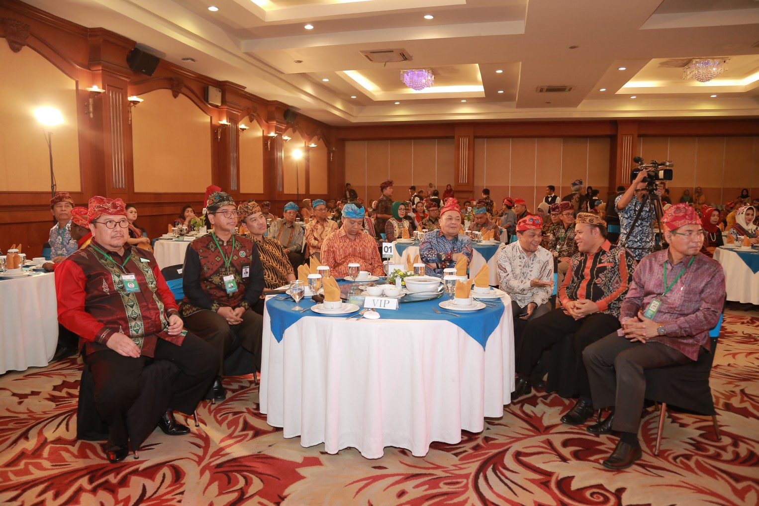 Gubernur-NTB-Buka-Acara-Seminar-dan-Rapat-Kerja-Nasional-Forum-Komunikasi-Dewan-Komisaris-Bank-Pembangunan-Daerah-Seluruh-Indonesia-FKDK-BPDSI-